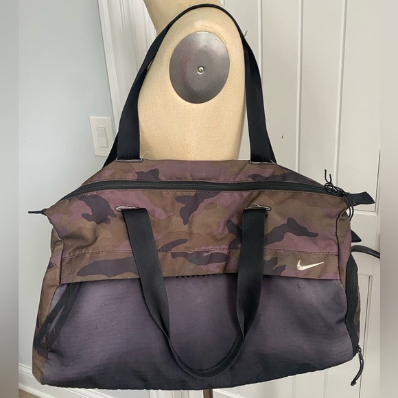 Nike duffel bag - Picture 1 of 15